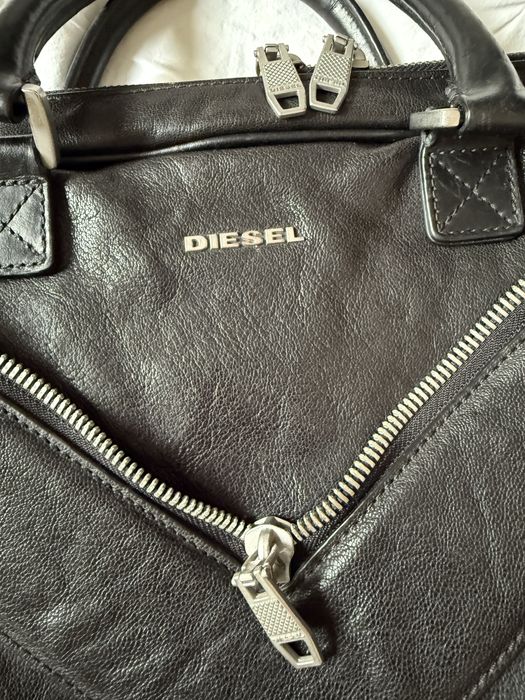 Czarna skórzana torba marki Diesel używany