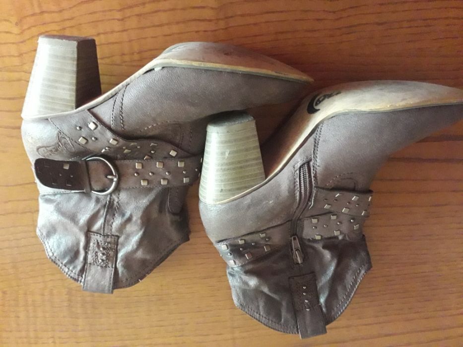 Botas Castanhas Salto