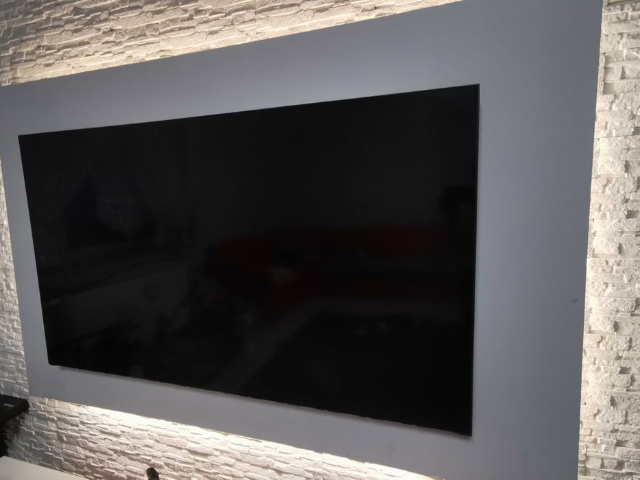 Telewizor 65(uszkodzona matryca)