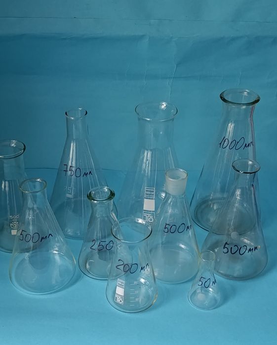 Лабораторная посуда.Колбы разные.