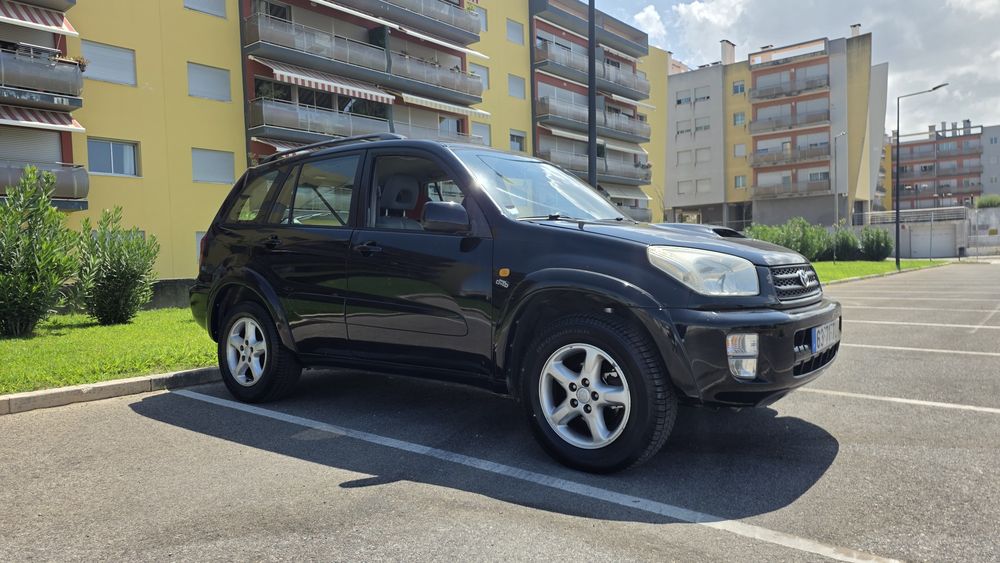 Toyota RAV4 2.0 D4D -Revisão Feita