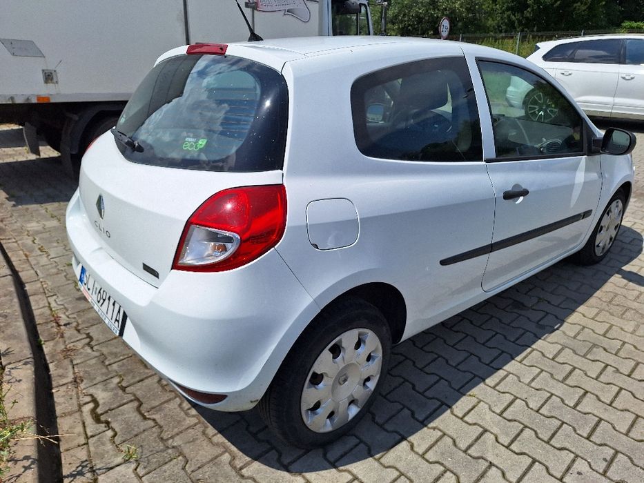 Sprzedam Renault Clio 2013 rok diesel 1.5 DCI w wersji ciężarowej !!!