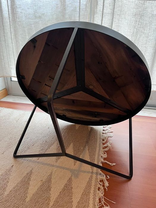 Mesa de centro redonda - madeira reciclada de barcos