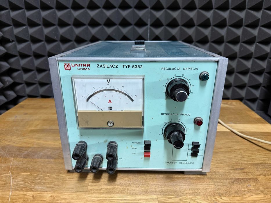 Zasilacz laboratoryjny stabilizowany Unitra 5352