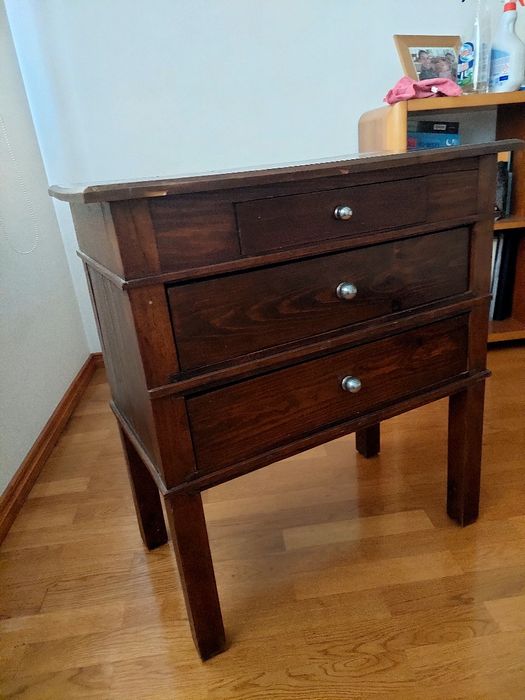 Mesa em madeira antiga