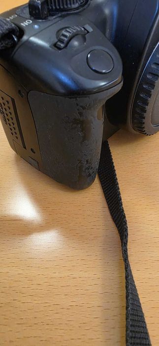 Canon EOS 400D — Corpo