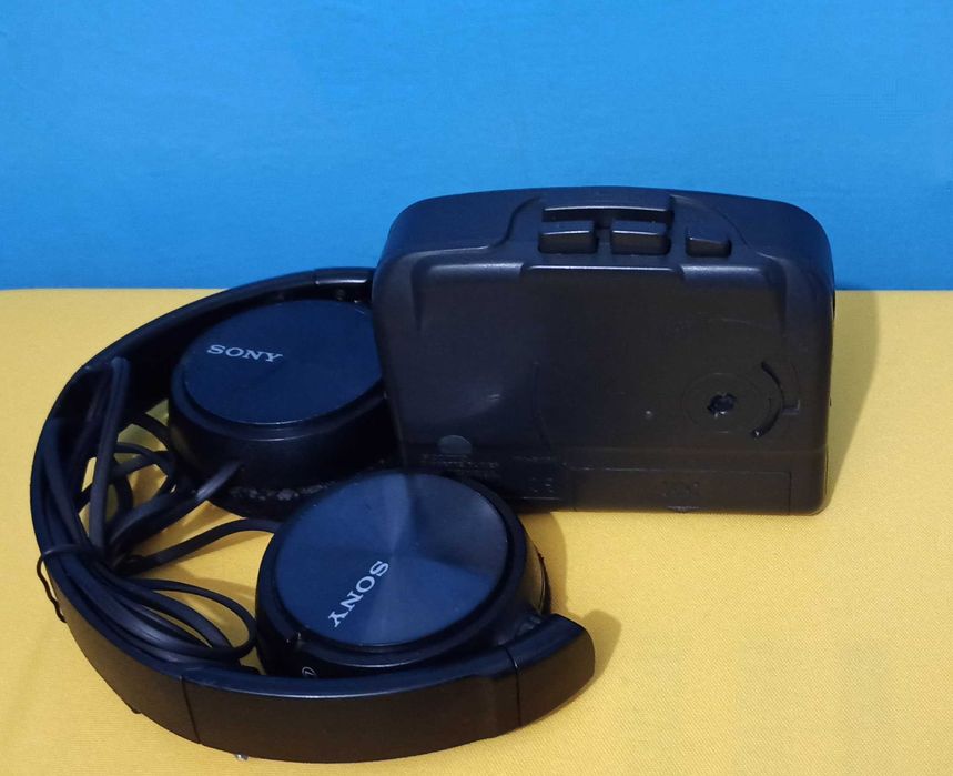Кассетный плеер Sony Walkman WM-EX150 с наушниками