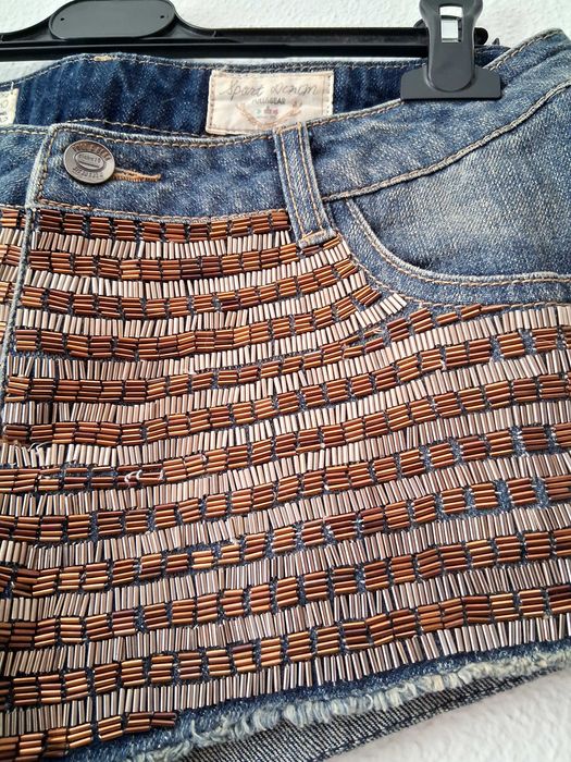 Shorts Pull&Bear e MNG,com camisola H&M.