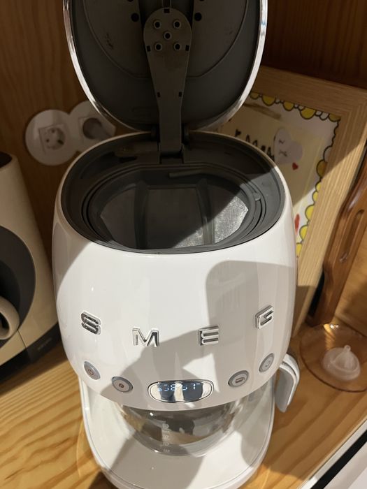 Cafeteira Smeg Branca