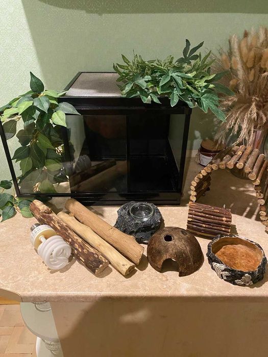 Комплект терариум для рептилій + УВБ лампа НОВА