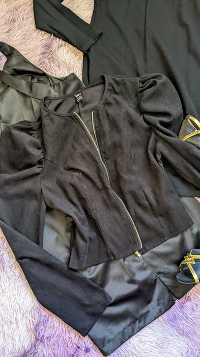 Одяг жіночий: спідниці, сукні, жакет