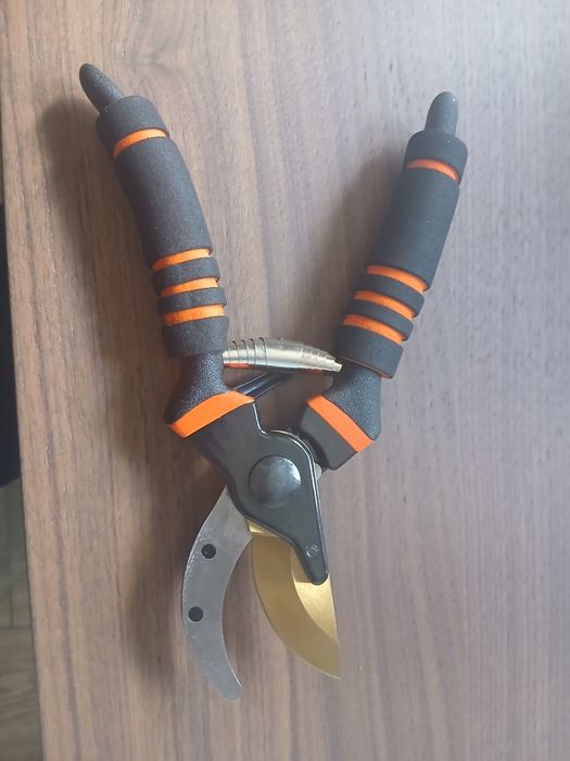 Sekator ogrodowy