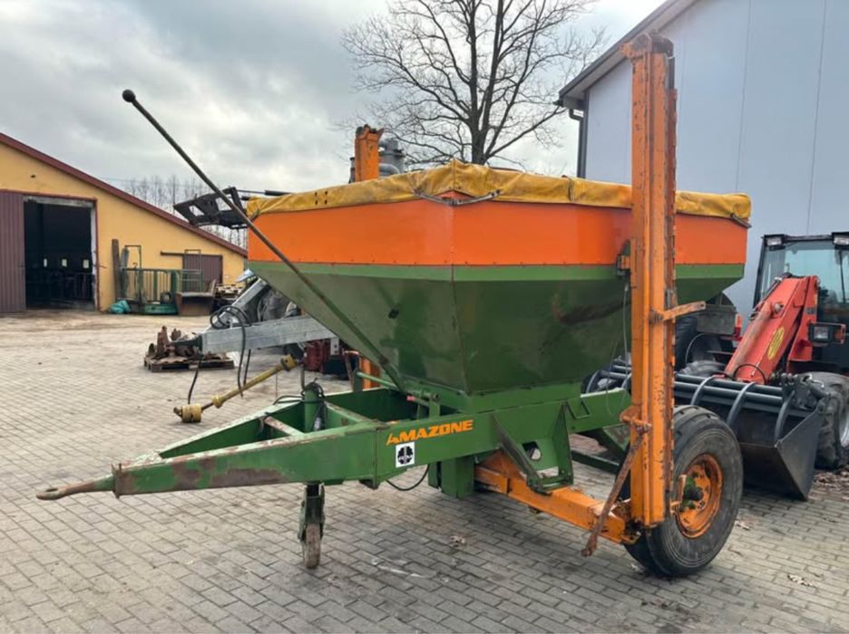 Rozsiewacz wapna nawozów amazone siewnik siewka