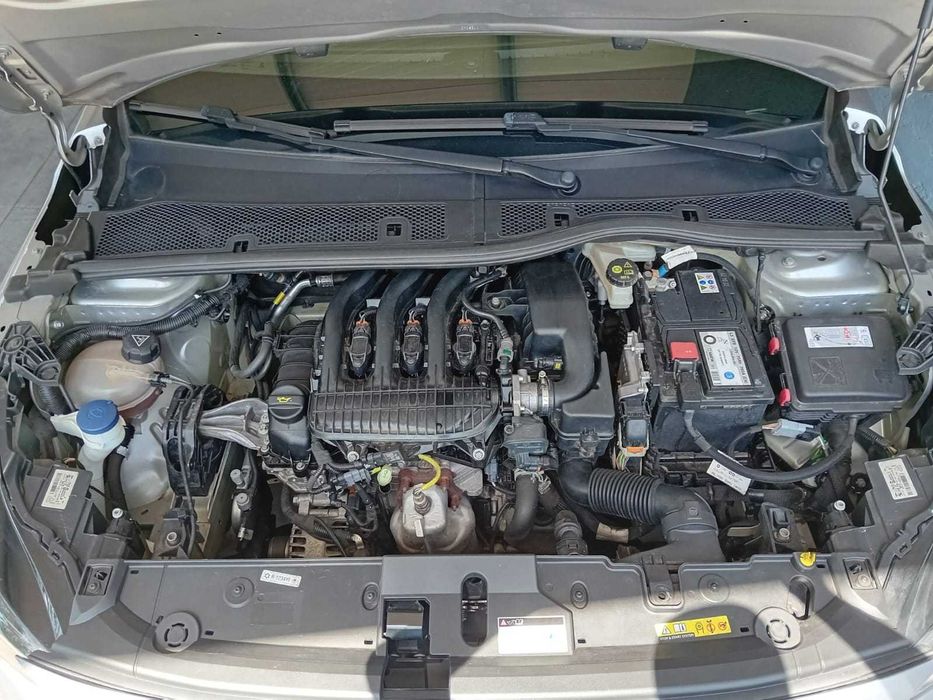 Peugeot 208 — fotografia 9