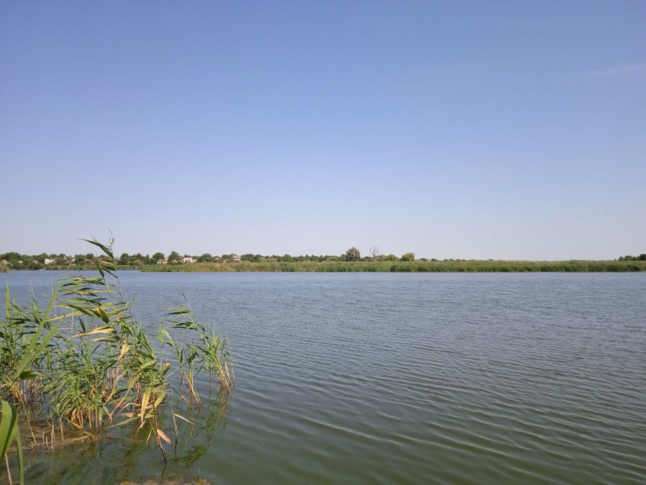 Продаж ділянки біля річки