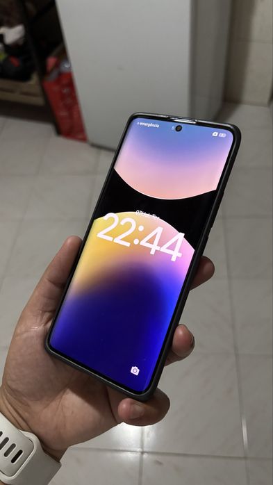 Redmi Note 14 Pro 5G - 256 Gb (Detalhe estético na câmara)