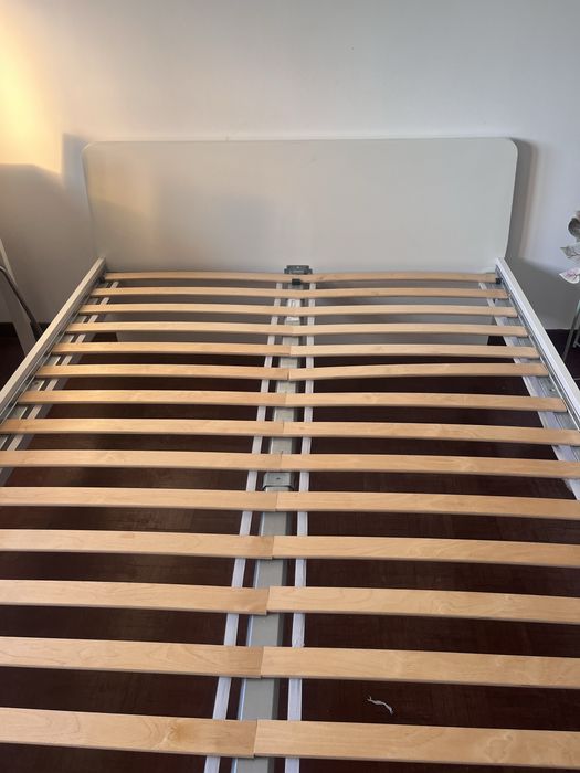 Cama IKEA MALM com colchão de molas e estrado Luröy