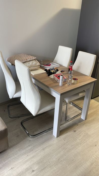 Stol+ 4 krzesla na płozach