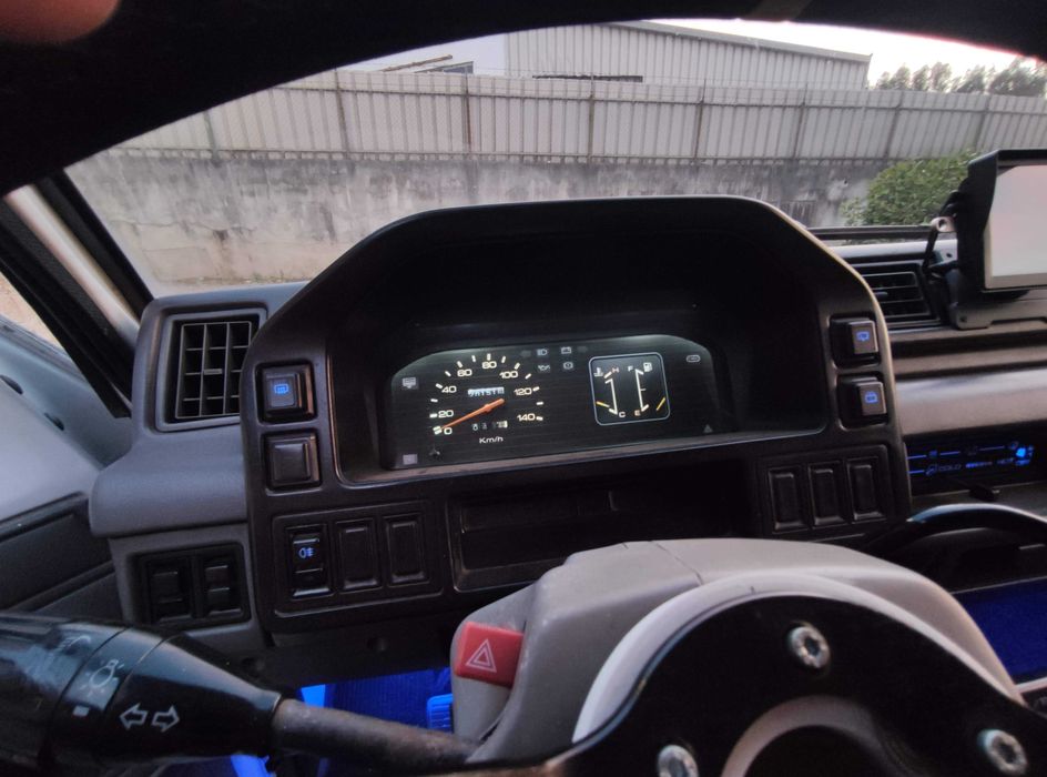 Isuzu Midi 2.4TD