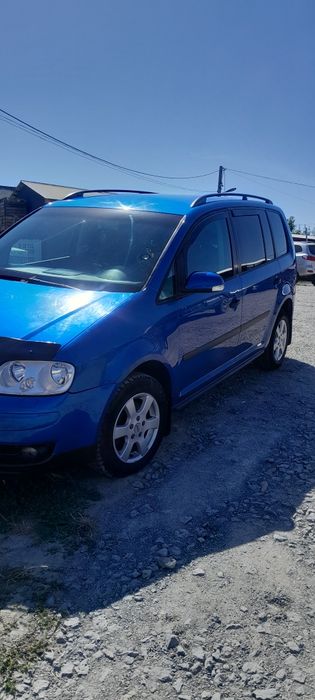 Volkswagen Touran 1.6 FSI Гарний стан 6-ступка
