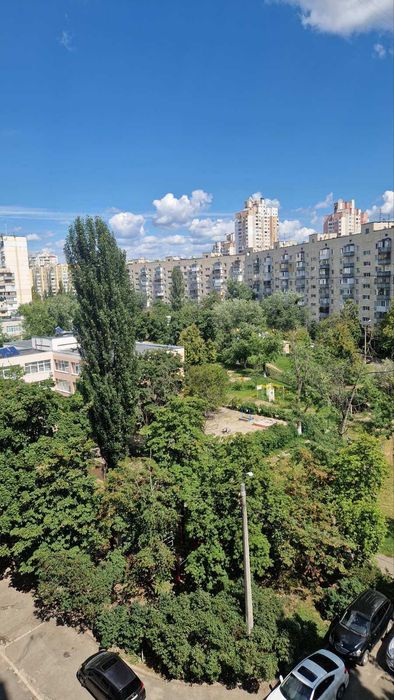 Продаж 3-х кімнатної квартири на Оболоні. Набережна через дорогу