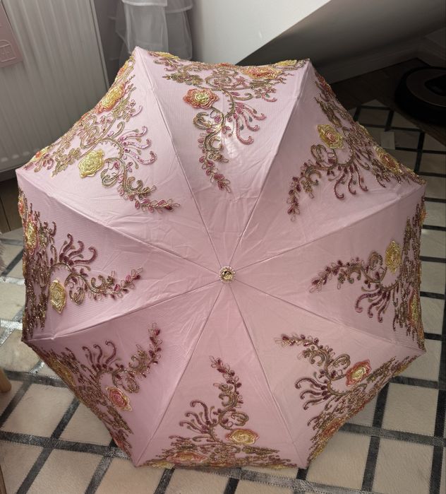 Luksusowy parasol różowy z haftem