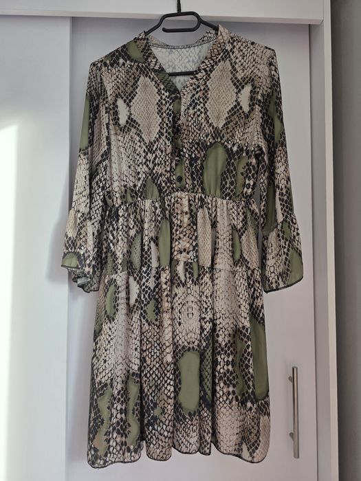 Sukienka wężowy wzór (zwiewna)
