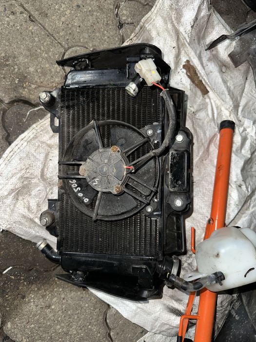 Chlodnica KTM Duke 125