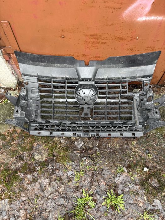 VW MULTIVAN 6.1 - zderzak przód, belka, atrapa - używane/uszkodzone