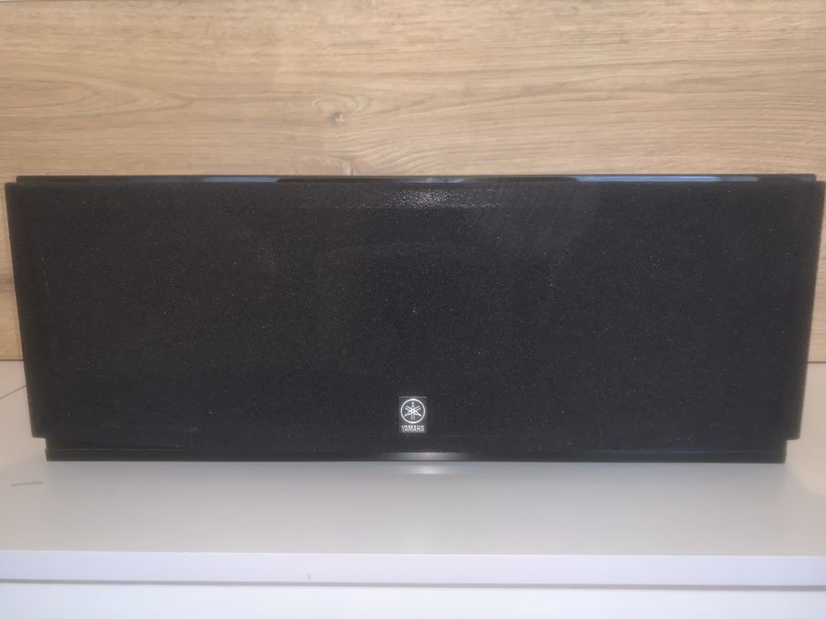 Центральний канал Yamaha NS-C444 Стан нової / Piano Black