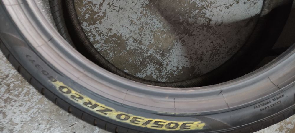 Pneus 305/30/20 Pirelli semi novos