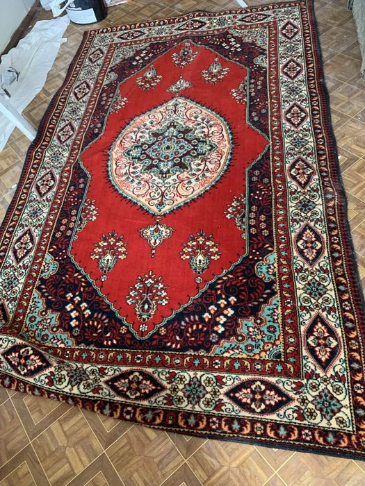 Ковер б/у 1,50 на 2.4  в идеальном состоянии