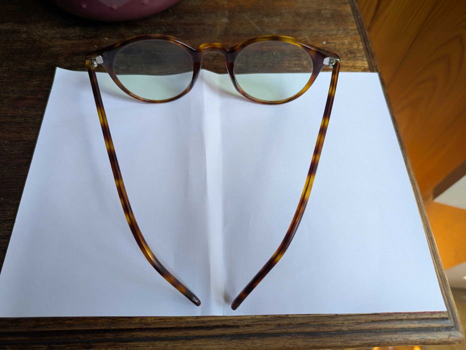 Oculos Hally&son em bom estado