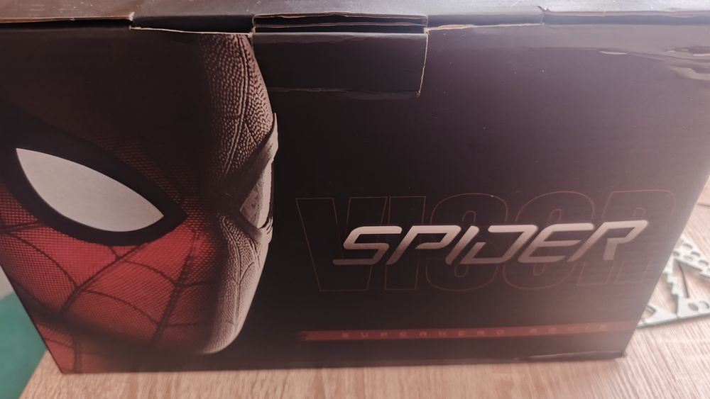 Інтерактивна маска Людина Павук з блимаючими очима на пульті - Spiderman