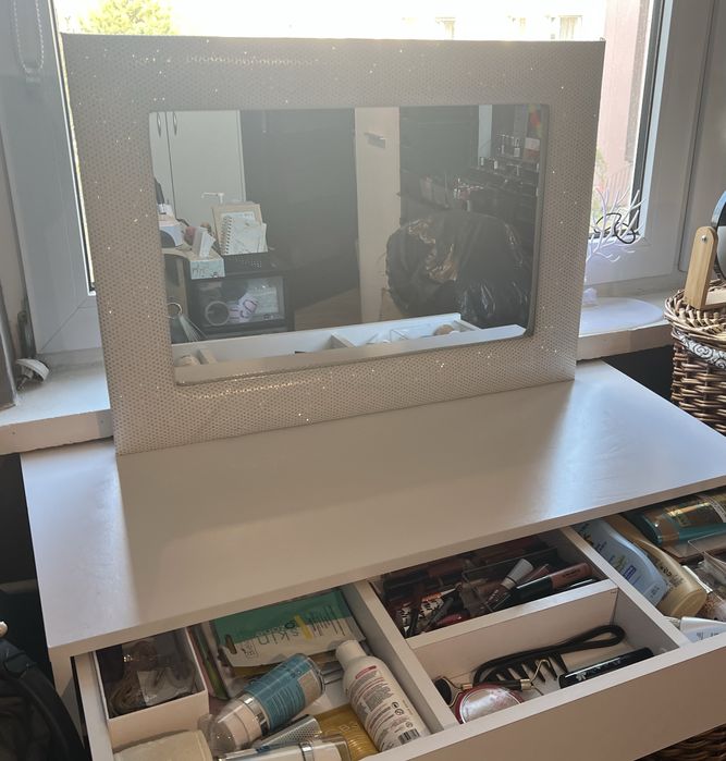 Toaletka do powieszenia