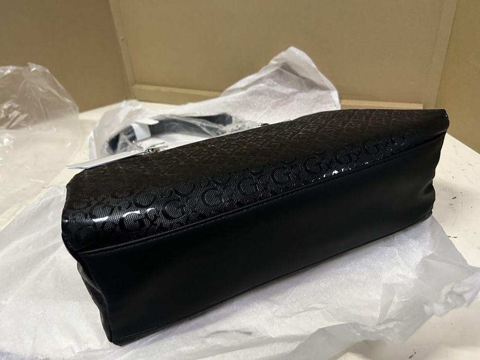 Mala de senhora Guess Modelo Ledger