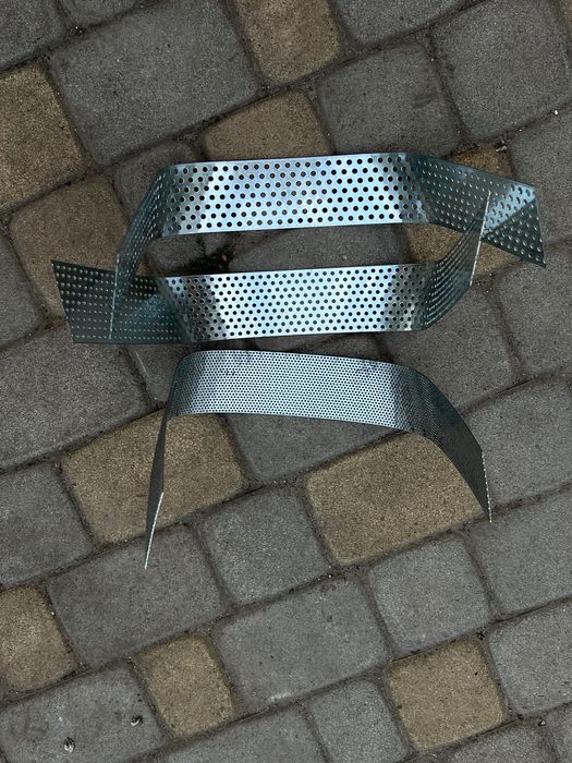 Корморізка повна комплектація але не має у комплекті мотору