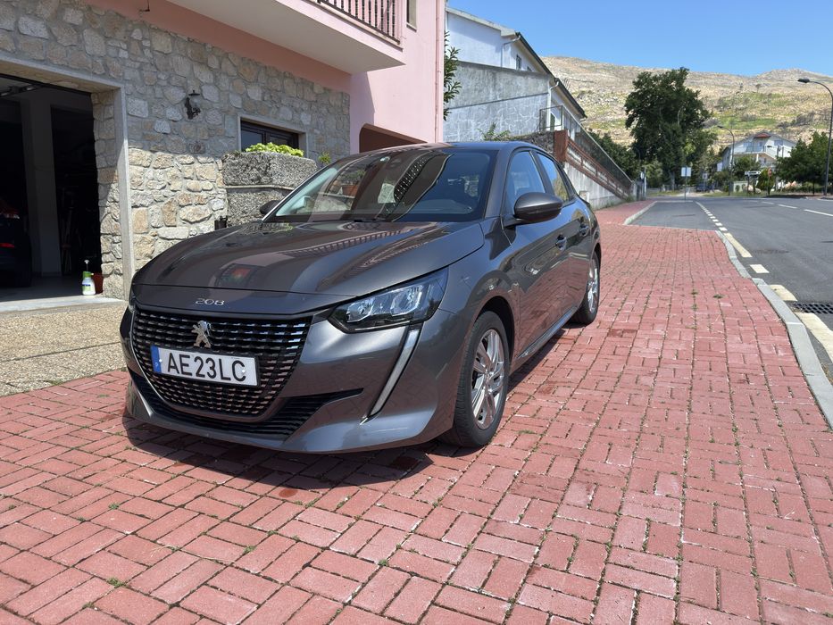 Peugeot 208 1.2-100cv