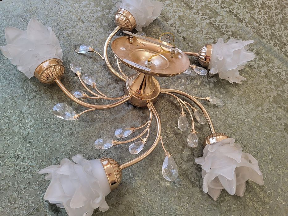 Люстры                       .