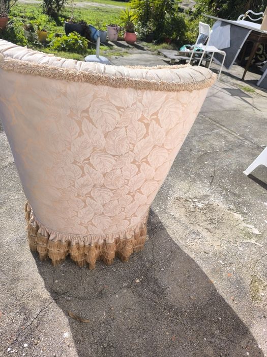 Vendo sofá individual senhorinha vitange bom estado