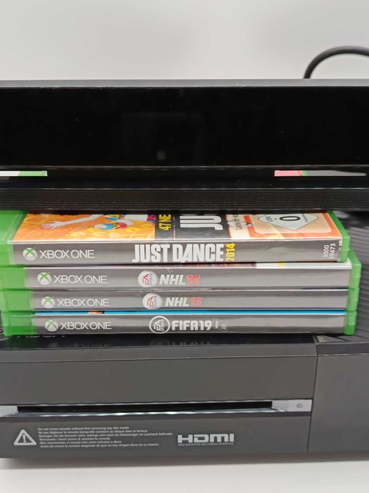 Konsola Xbox One 500GB czarny + pad + gry + sensor kinect