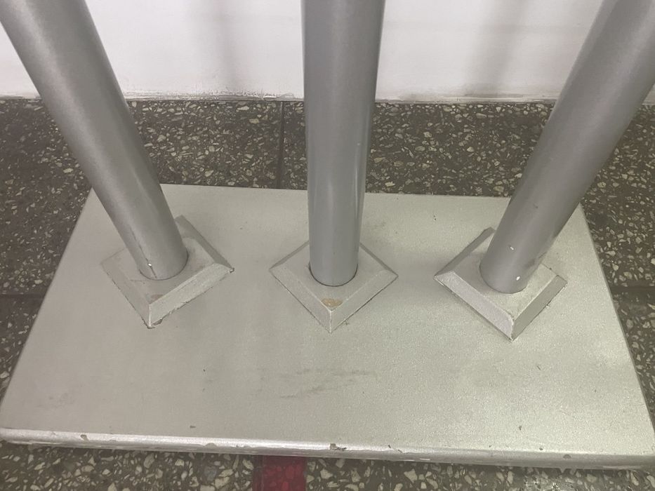 Подставка под очки