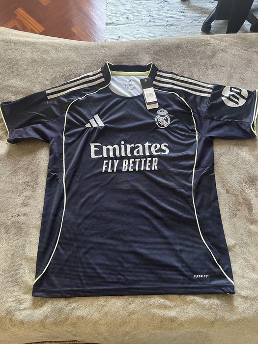 Camisola Real Madrid nova