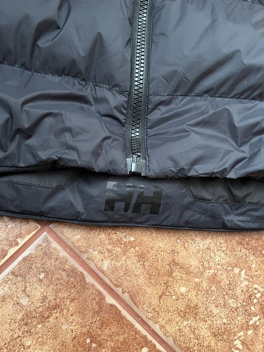 Пуховик Helly Hansen