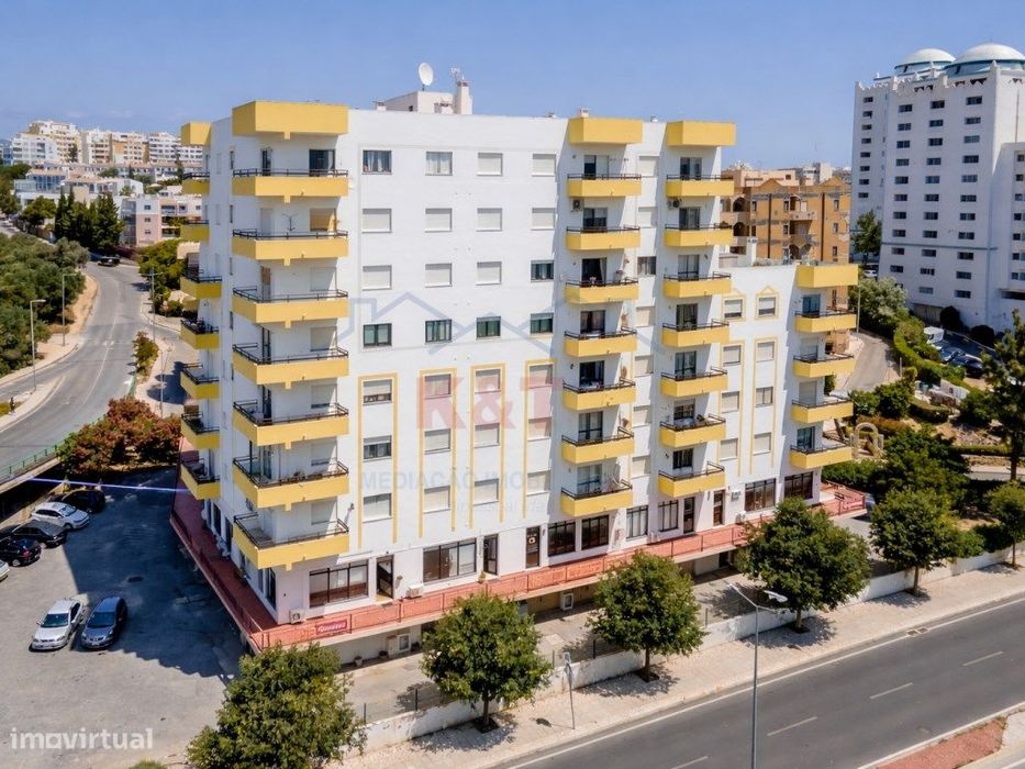 T2 na Praia da Rocha totalmente Remodelado