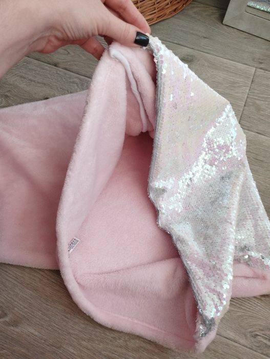 Рожевий плюшевий плед у формі хвоста