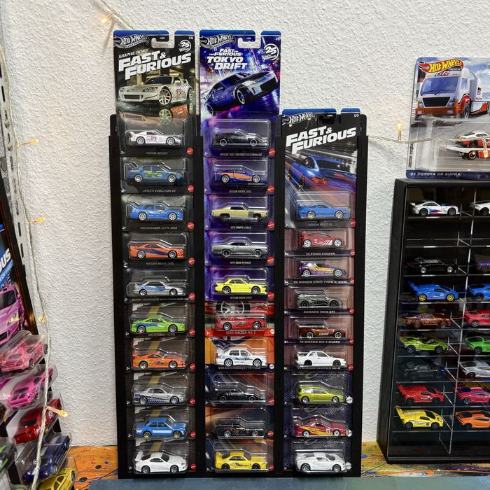 Колекційні машинки моделі 1:64 Hot Wheels та Matchbox нові запаковані