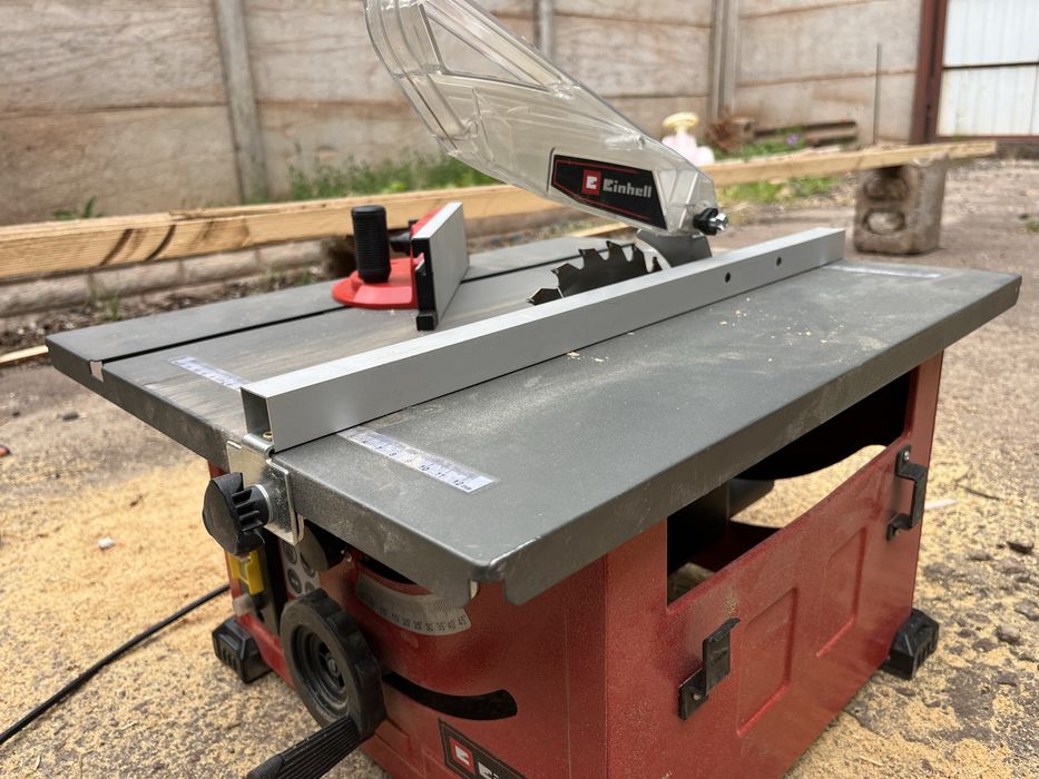 Циркулярна пила (пиляльний стіл) Einhell TC-TS 210