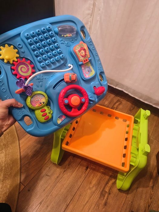 Stoliczek dwustronny edukacyjny stolik dla dzieci z klockami tablicą