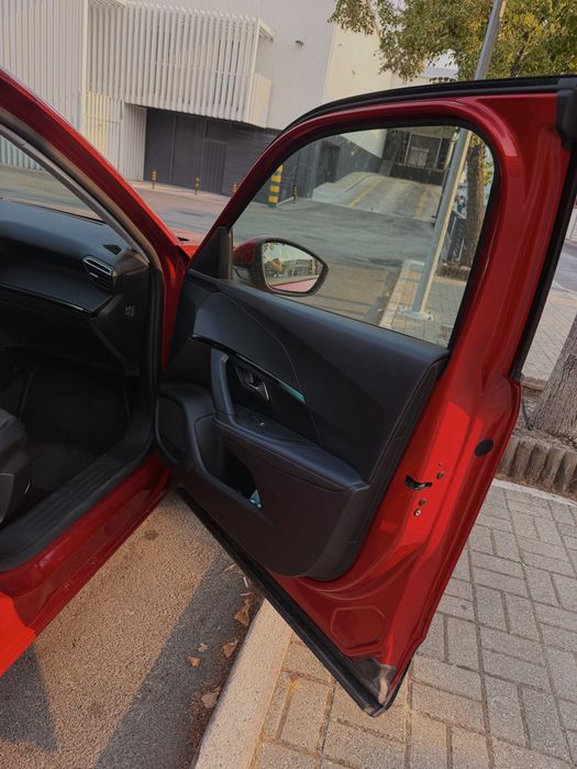 Peugeot e-2008 Allure Pack